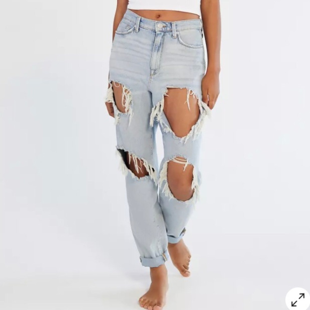 BDG High Waisted Mom Jeans size 28